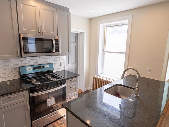 3rd image of 2009 N Leithgow St