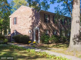 8908 Shamrock Ct, Springfield, VA 22152