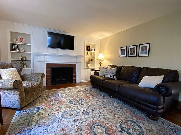 4th image of 30 Bondcroft Dr