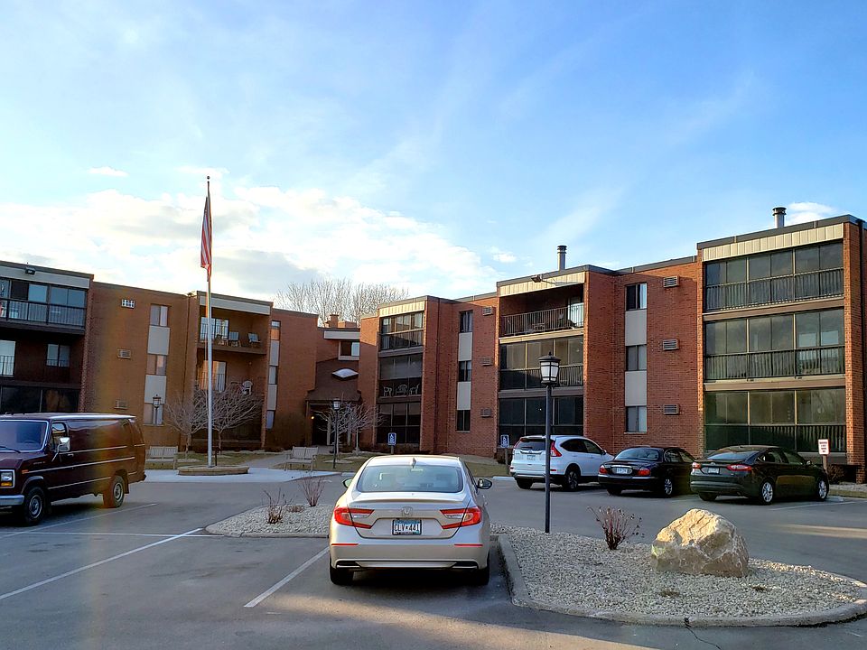 1st image of 1800 Riverwood Dr APT 126