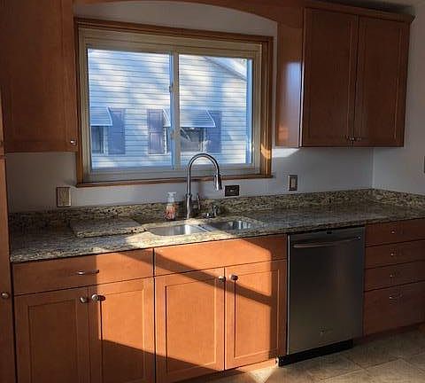 4th image of 1057 Lynwood Ave