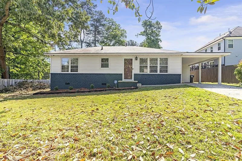 1517 Gaylor Cir SE photo 1