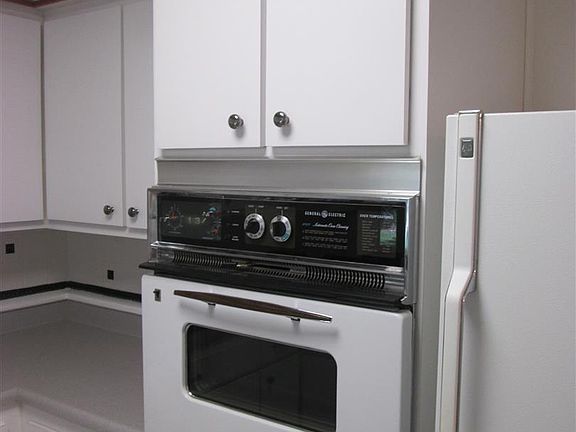 4th image of 11719 88th Ave