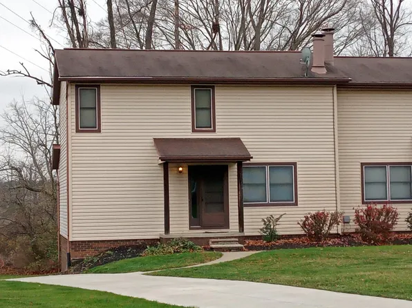 5025 Johnnycake Rdg NE, Canton, OH 44705