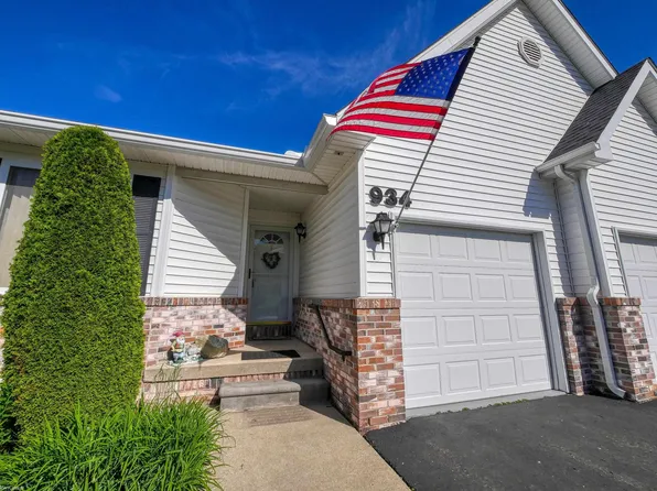 934 Lighthouse Dr, Marysville, MI 48040