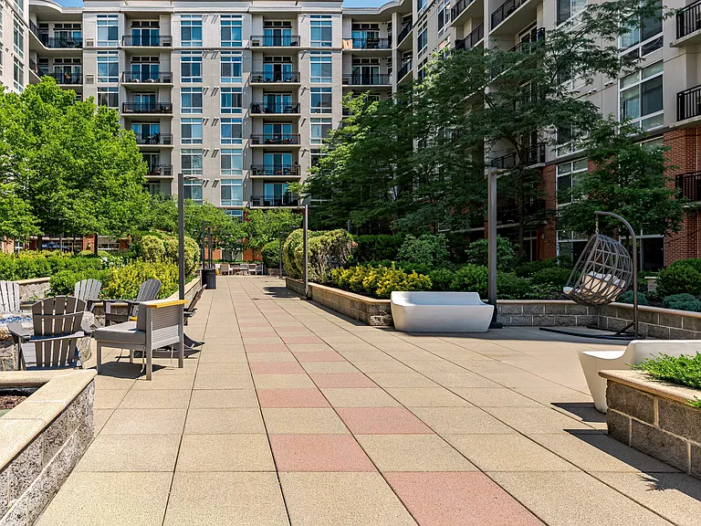 Postmark Apartments — Photo 25