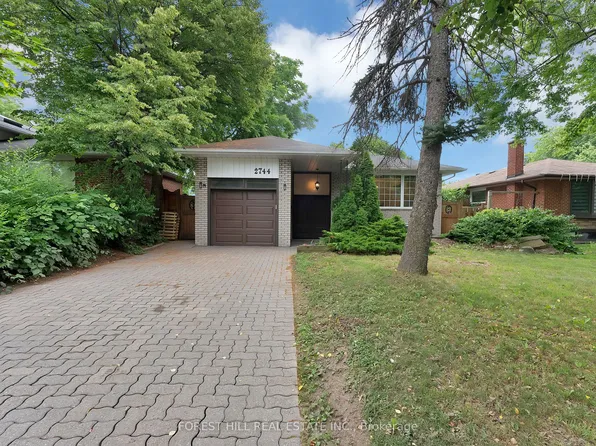 2744 Truscott Dr, Mississauga, ON L5J 2B7