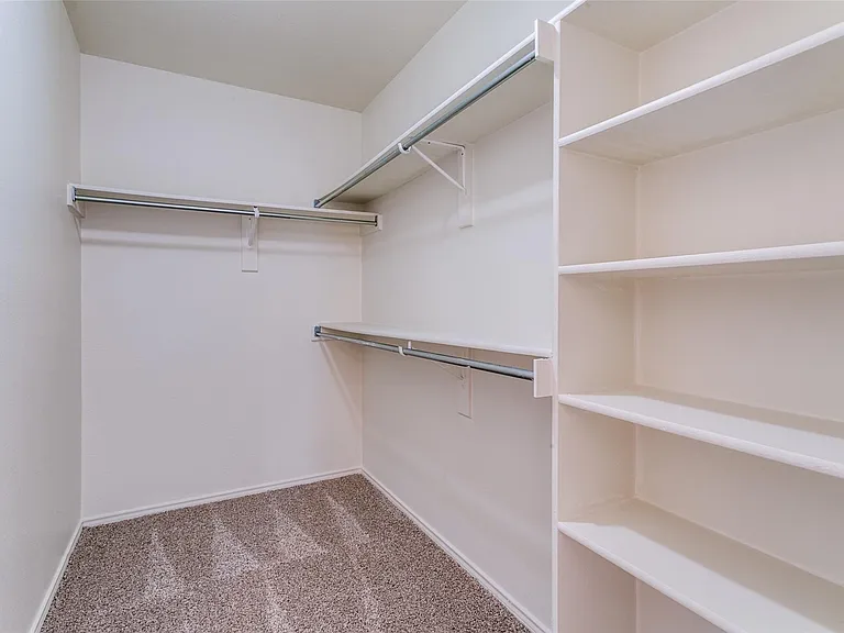 1649 Bennington Dr — Photo 14