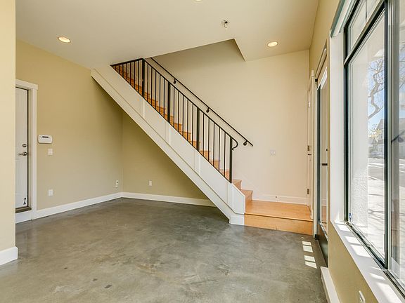 5th image of 797 E Santa Clara St #8