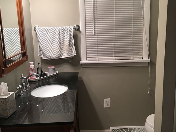 5th image of 645 College Ave