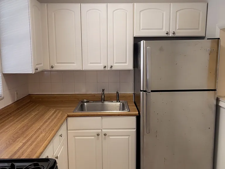 1357 Collins Ave #2R — Photo 5