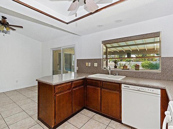 4th image of 2675 Belmont Ave