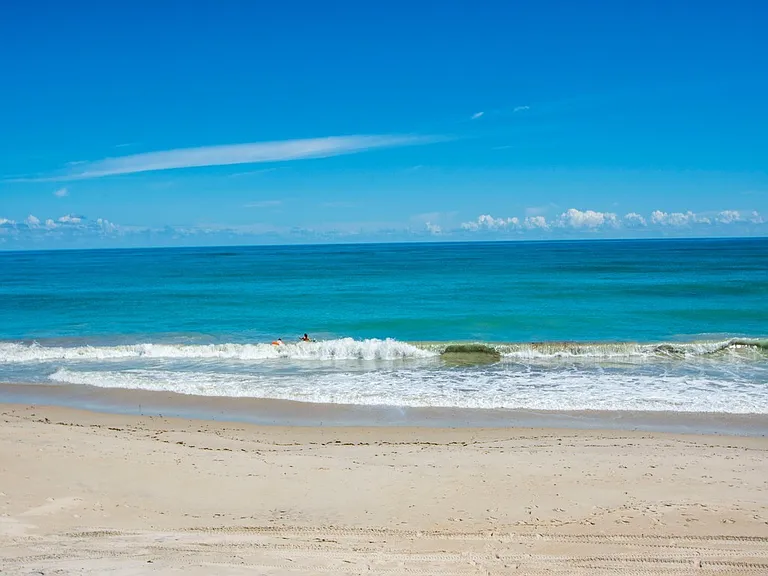 4049 Ocean Dr #204 — Photo 33