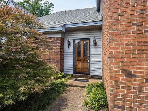 3rd image of 703 Cedar Brake Dr