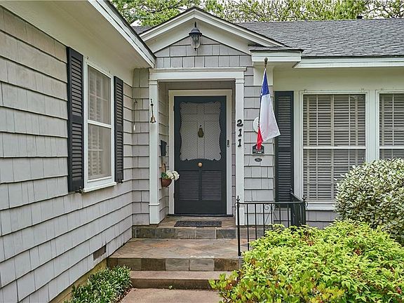 3rd image of 211 Harbin Ave
