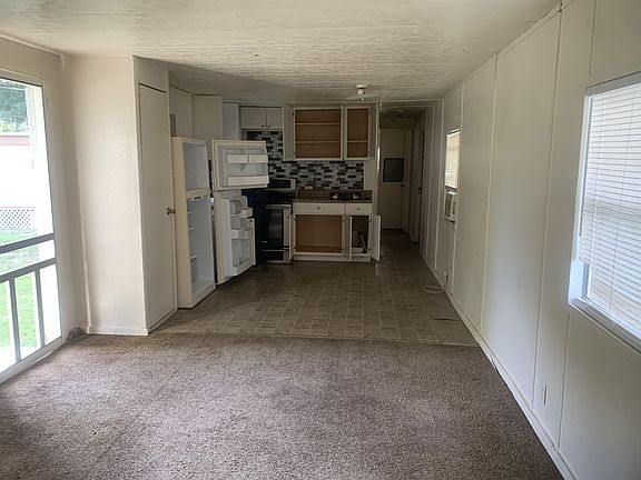 5th image of 410 Senate St Unit C