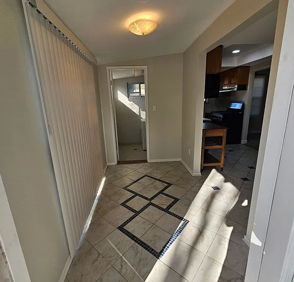 1228 W Palm Ave — Photo 3