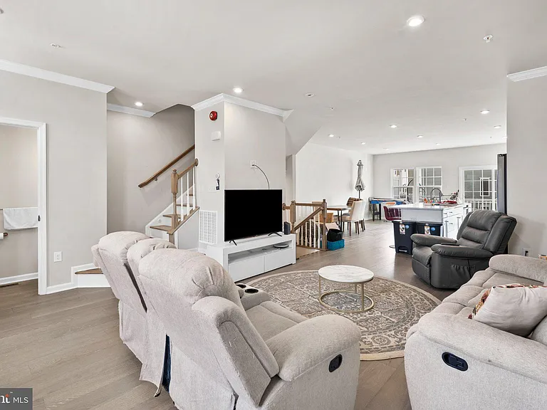 168 Bishop Way — Photo 15