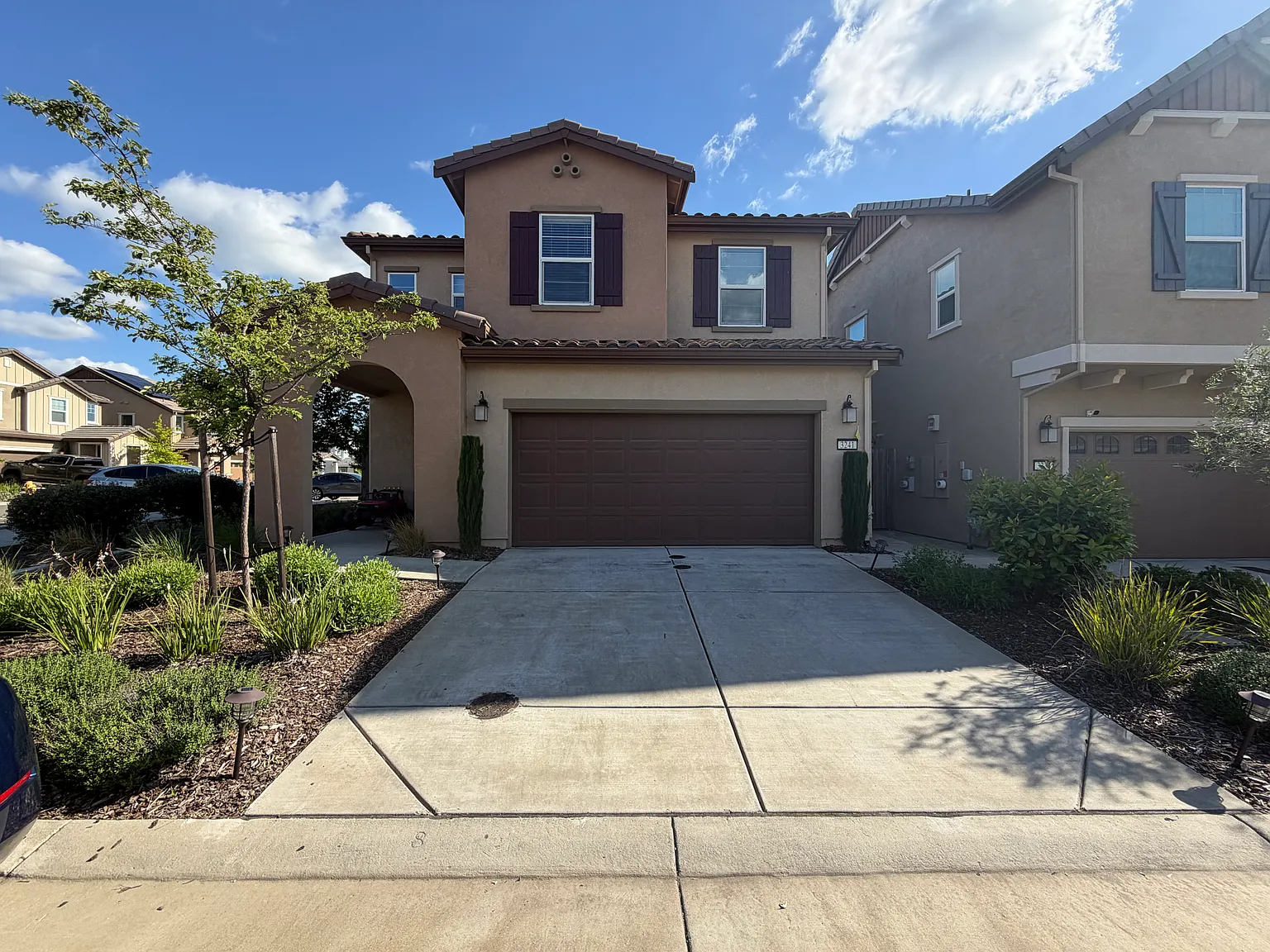 3 bed, 2.5 bath, 1832 sqft, $3,250 — Photo 1