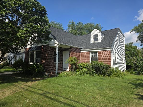 114 Brookside Ave