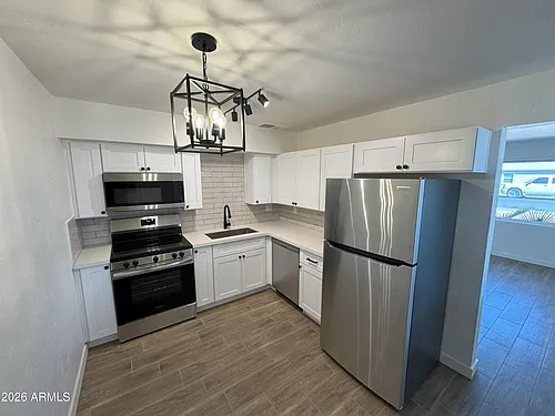 546 S Hobson Photo 1