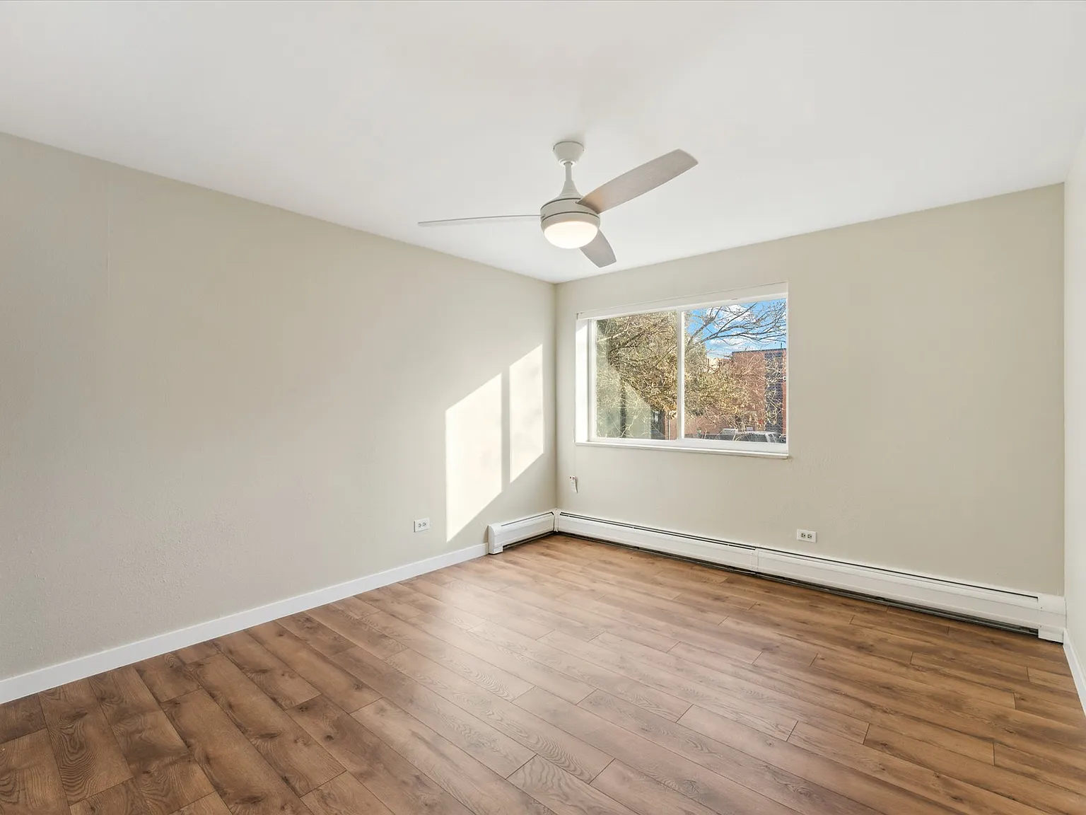 2 bed, 872 sqft, $1,800 — Photo 1