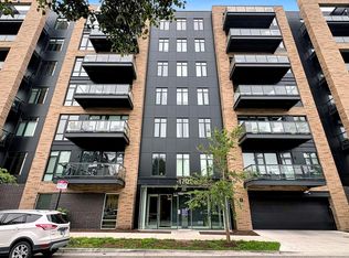 1701 W Webster Ave #205, Chicago, IL 60614