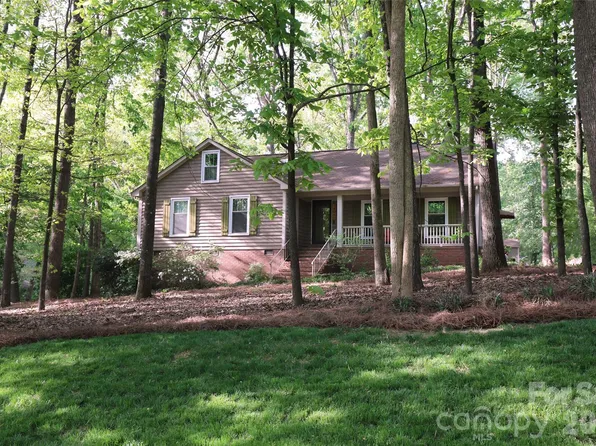 14040 Hackamore Dr, Matthews, NC 28105