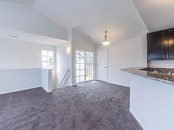 4th image of 546 Fieldstone Cir N #1