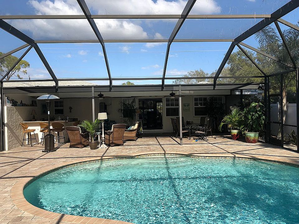 1800 sq. ft. lanai