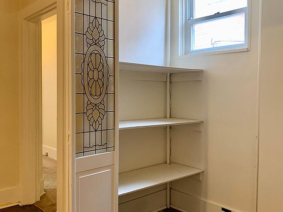 3rd image of 521 Aspen St