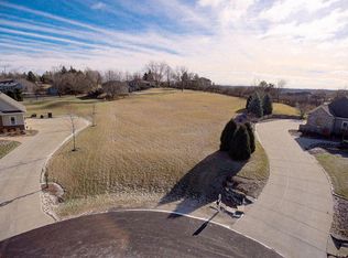 W251N8836 Crestwood Dr, Lisbon, WI 53089