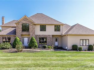 489 Medway Rd, Highland Heights, OH 44143