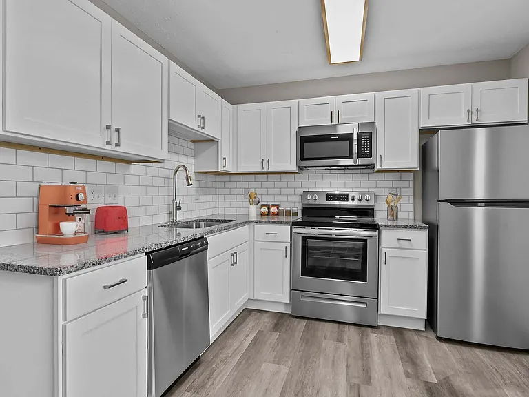 Elizabeth Street Townhomes — Photo 28
