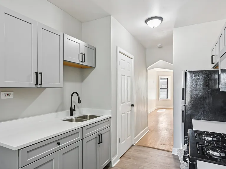 7757 S Phillips Ave #2 — Photo 7