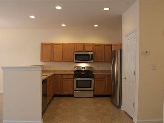 4th image of 1084 King Way