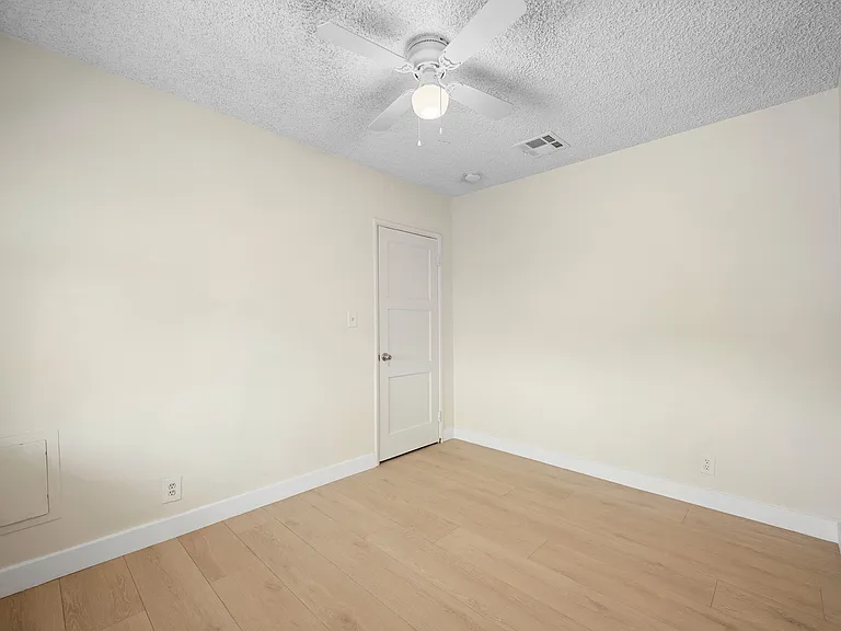 1009 W Angeleno Ave #202 — Photo 15