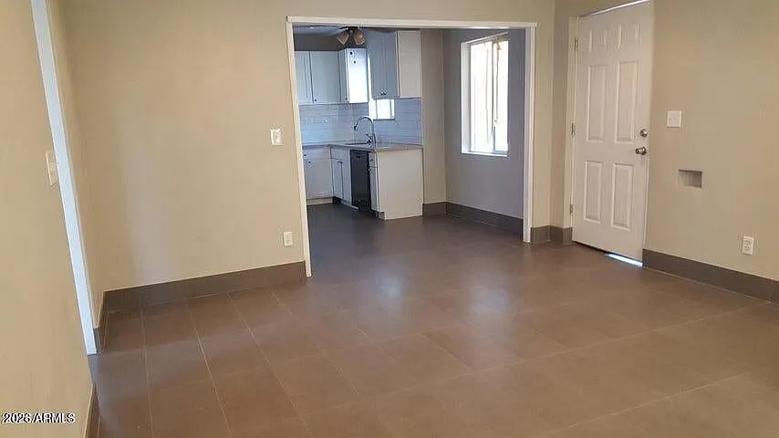 2 bed, 824 sqft, $1,775 — Photo 3