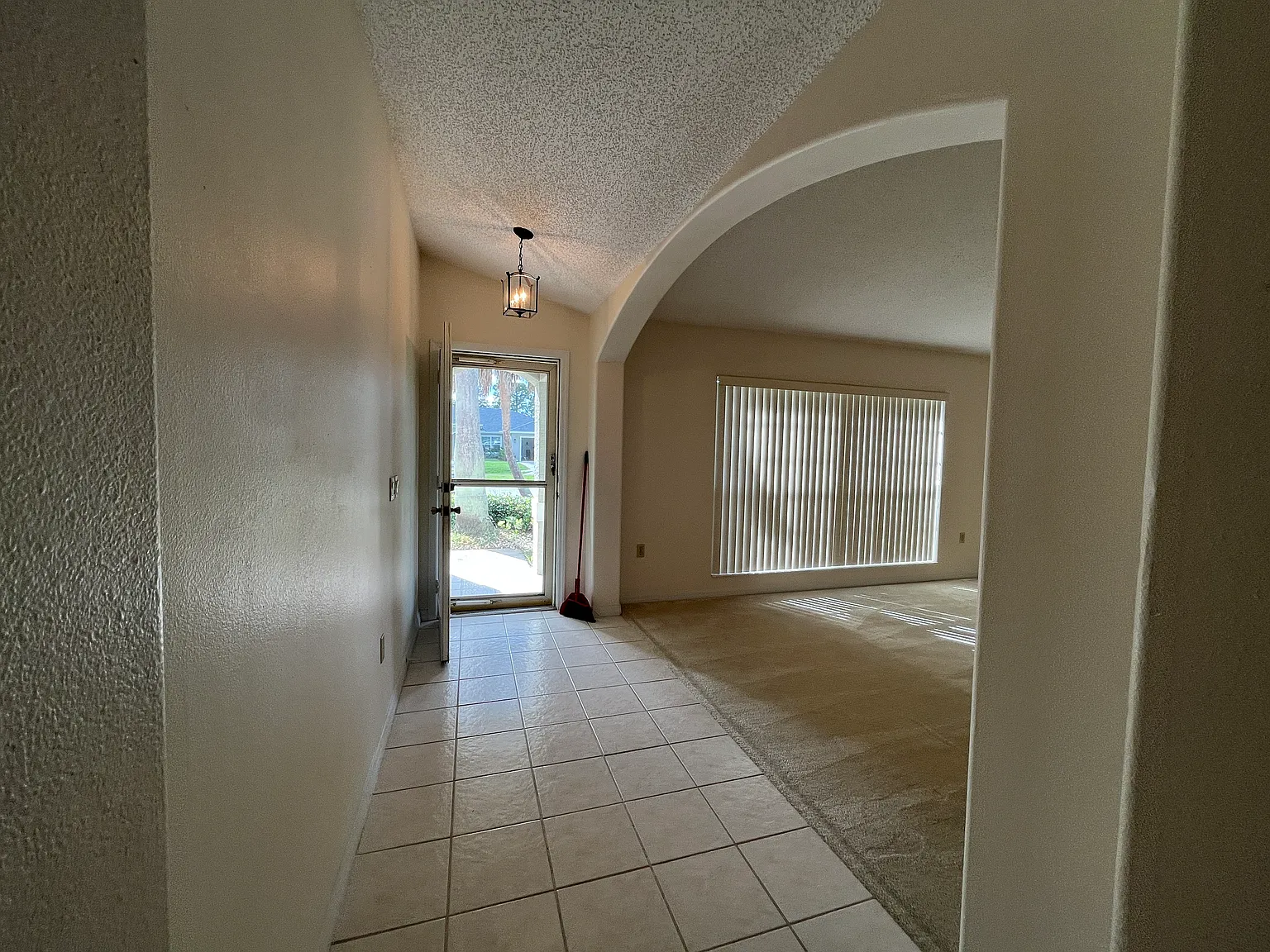 4 bed, 1927 sqft, $2,250 — Photo 4