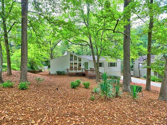 2nd image of 3222 Bluff Rd