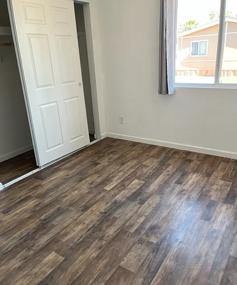 1223 N Dysart Rd #2 — Photo 6