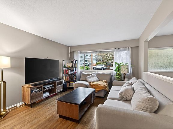 3rd image of 3905 Grange Rd