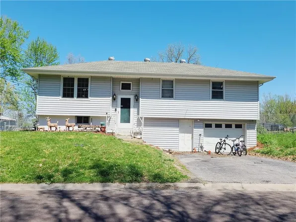 202 Lynn St, Lathrop, MO 64465