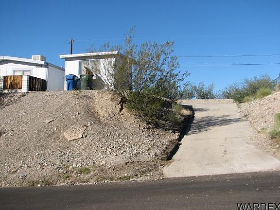 4th image of 2195 Newport Dr