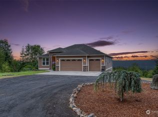 108 S Crest Ln, Longview, WA 98632