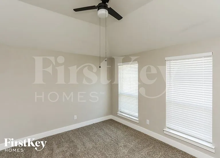 537 Windrow Ln — Photo 12