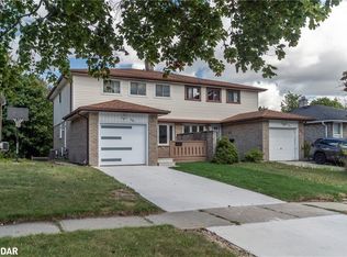 384 Westwood Dr, Kitchener, ON N2M2L6