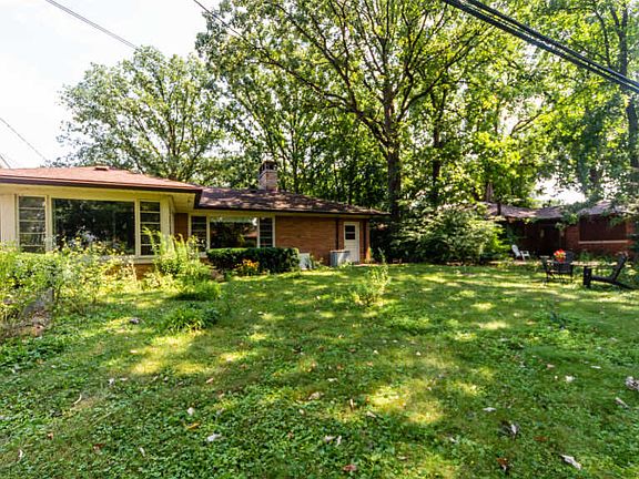2nd image of 8942 Crawford Ave