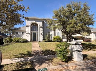 2301 Clearspring Dr S, Irving, TX 75063