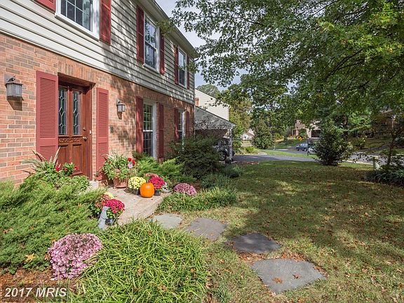 3rd image of 10817 Broadwater Dr